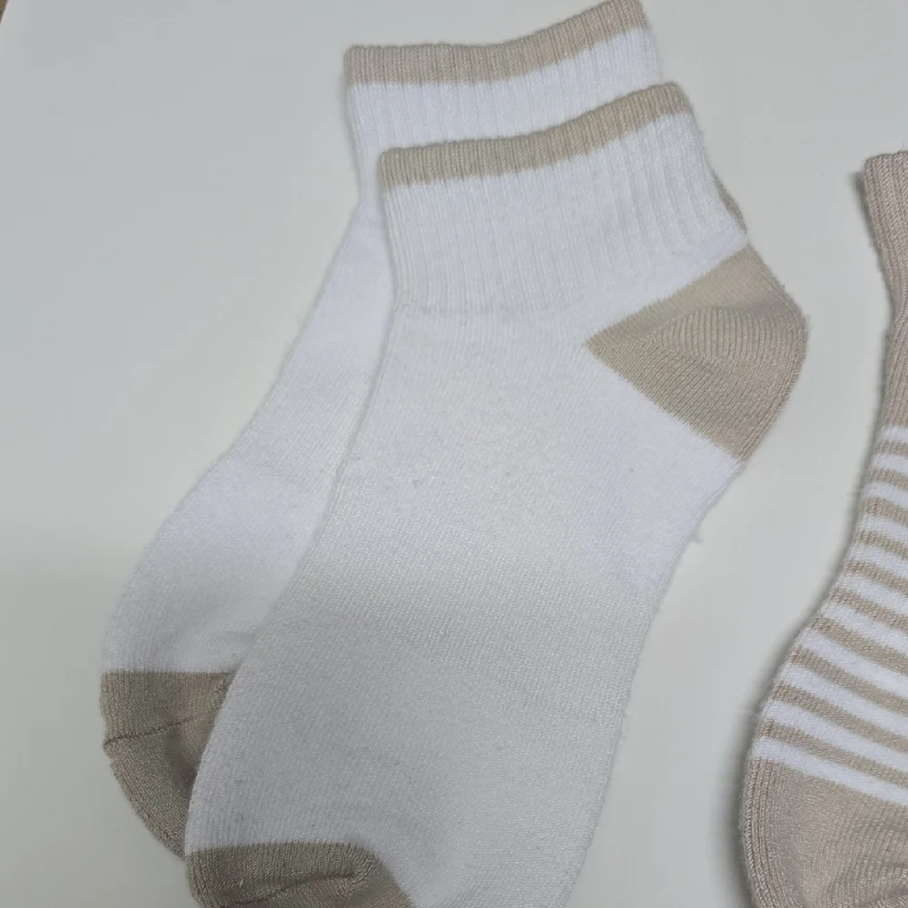 White and Tan Ankle Socks - Size 5-10